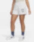 Low Resolution Shorts con gráfico de tiro medio para mujer Nike Sportswear Club Fleece