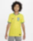 Low Resolution Brazil 2022/23 Stadium Home Older Kids' Nike Dri-FIT Football Shirt