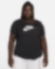 Low Resolution Nike Sportswear Essentials-T-shirt med logo til kvinder (plus size)