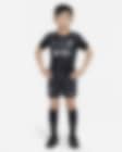 Low Resolution Liverpool FC 2022/23 Goalkeeper Nike Fußballtrikot-Set für jüngere Kinder