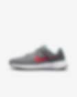 Low Resolution Sapatilhas de running para estrada fáceis de calçar/descalçar Nike Revolution 6 FlyEase Júnior