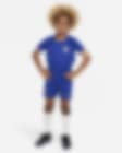 Low Resolution Chelsea F.C. 2023/24 Home Younger Kids' Nike Dri-FIT 3-Piece Kit