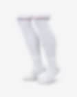 Low Resolution Εντός έδρας ποδοσφαιρικές κάλτσες μέχρι το γόνατο Nike Dri-FIT Αγγλία Strike