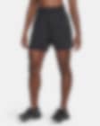 Low Resolution Nike Attack ufôret treningsshorts med Dri-FIT og mellomhøyt liv til dame (12,5 cm)
