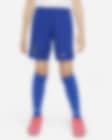 Low Resolution Chelsea FC 2023/24 Stadium Home Nike Dri-FIT Fußball-Shorts für ältere Kinder