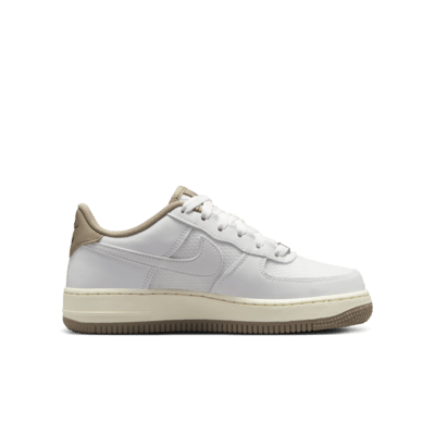 Nike Air Force 1 LV8 大童鞋款