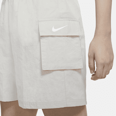 Nike Sportswear Essential 女款梭織高腰短褲