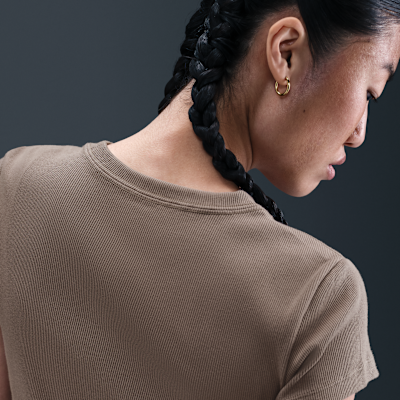 Nike Sportswear 女款緊身羅紋短袖 T 恤