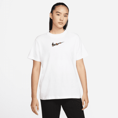 white nike tee