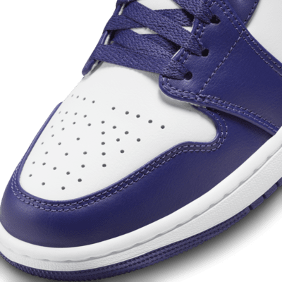 Air Jordan 1 Mid Men's Shoes. Nike IN