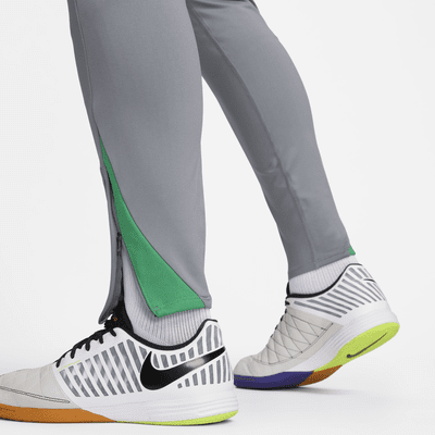 Pantaloni da calcio in maglia Nike Dri-FIT Nigeria Strike – Uomo