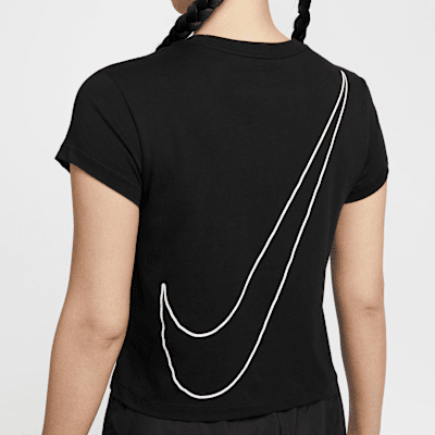 Nike Sportswear Club Women's Short-Sleeve Cropped Graphic T-Shirt