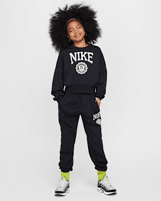 Nike Sportswear Club