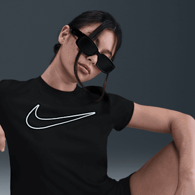 Playera de manga corta con gráfico para mujer Nike Sportswear
