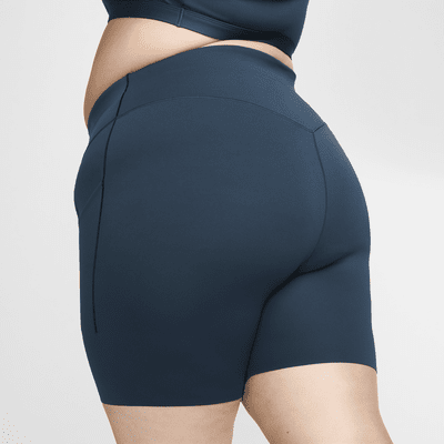 Shorts de ciclismo de 20 cm de tiro alto de media sujeción para mujer Nike Universa con bolsillos (talla grande)