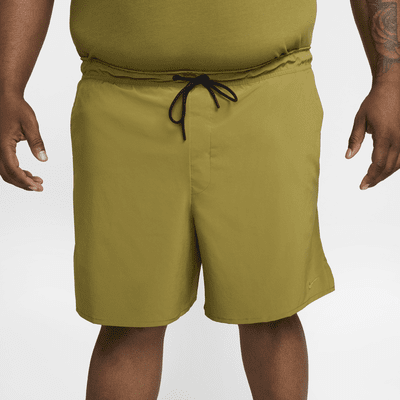 Shorts versátiles sin forro Dri-FIT de 18 cm para hombre Nike Unlimited