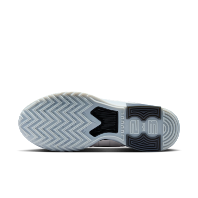 LeBron Witness 9 Basketball Shoes