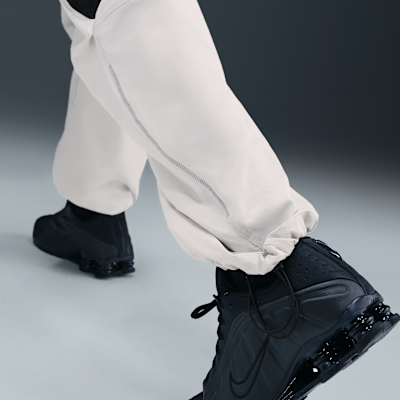 Nike Tech Men's Dri-FIT Woven Color-Block Oversized Pants