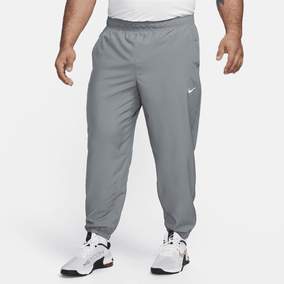 Pants Dri-FIT entallados versátiles para hombre Nike Form