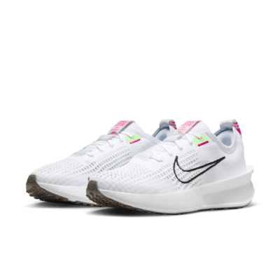 Tenis de correr en pavimento para mujer Nike Interact Run