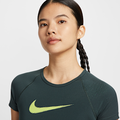 Nike Pro Women's Dri-FIT Short-Sleeve Cropped Graphic Top