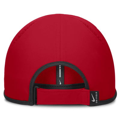 Gorra ajustable universitaria Nike Dri-FIT para hombre 
Georgia Bulldogs On-Field Featherlight