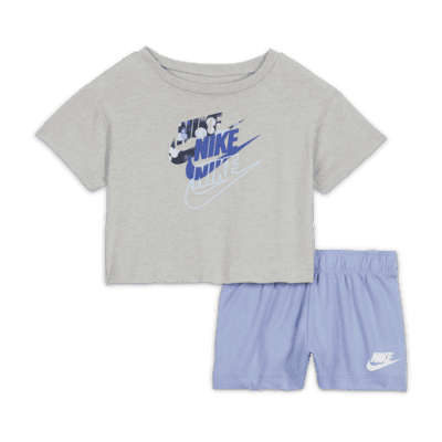 Conjunto de playera Boxy y shorts para bebé Nike (12-24 meses). Nike.com