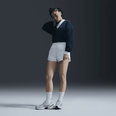 Haut ample tissé anti-UV à manches longues et col en V Nike Sportswear Essential pour femme