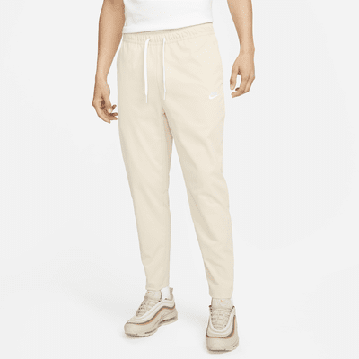 Pants entallados de tejido Woven para hombre Nike Club