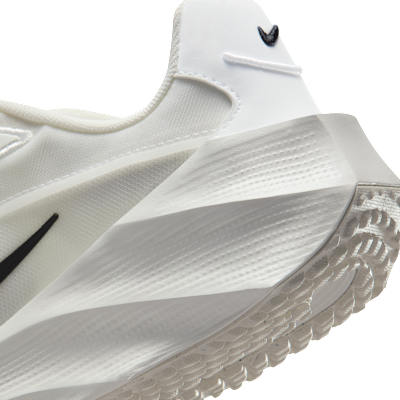 Nike Aura Edge Women's Shoes