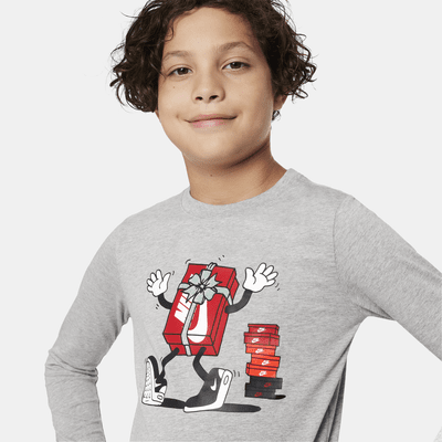 Nike Sportswear Big Kids’ (Boys’) Long-Sleeve T-Shirt