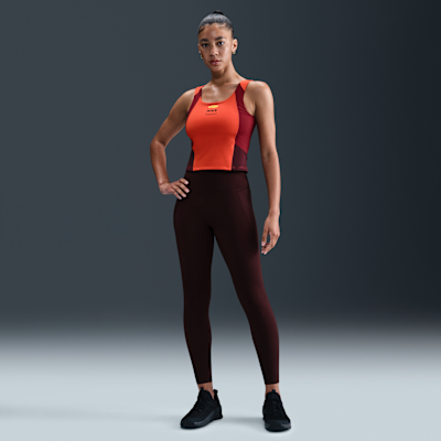 Nike Universa
