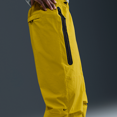 Pants de tejido Woven oversized para hombre Nike Tech