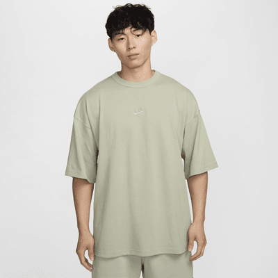 เสื้อยืดผู้ชายขนาดโอเวอร์ไซส์ Nike Sportswear Premium Essentials