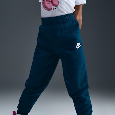 Conjunto de sudadera con gorro sin cierre y joggers de tejido Fleece para niños talla pequeña Nike