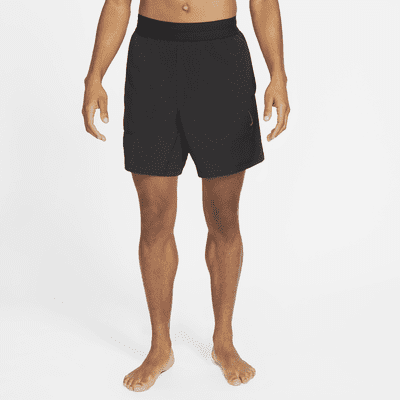 Shorts Nike Yoga Dri-FIT för män. Nike SE