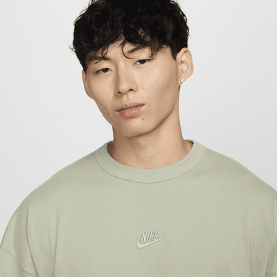 เสื้อยืดผู้ชายขนาดโอเวอร์ไซส์ Nike Sportswear Premium Essentials