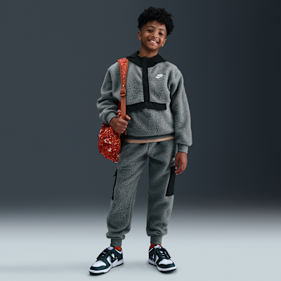 Nike Sportswear Club Fleece Huvtröja med ledig passform och 1/4-dragkedja för ungdom
