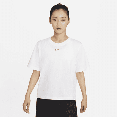 Nike Sportswear Essential Women's Boxy T-Shirt