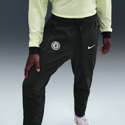 Chelsea F.C. Tech Men's Nike Football Woven Pants