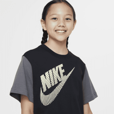 Nike Sportswear Essential Big Kids' (Girls') Dance T-Shirt