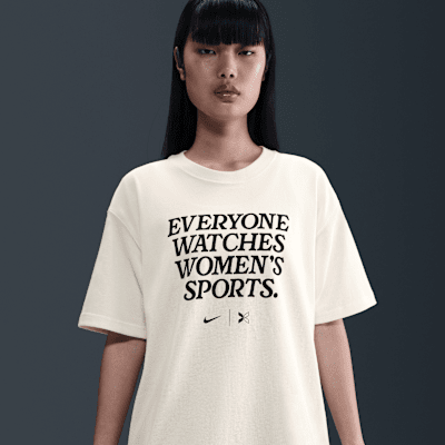 Camiseta Nike Everyone Watches Women's Sports™ de TOGETHXR