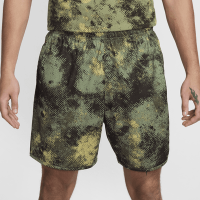 Shorts de fitness Dri-FIT de 18 cm sin forro para hombre Nike Totality Camo