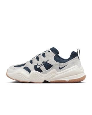 Женские кроссовки Nike Tech Hera