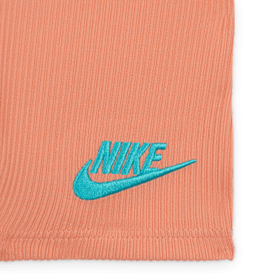 Conjunto de playera y shorts Wild Flower Boxy para bebé (12 a 24 meses) Nike