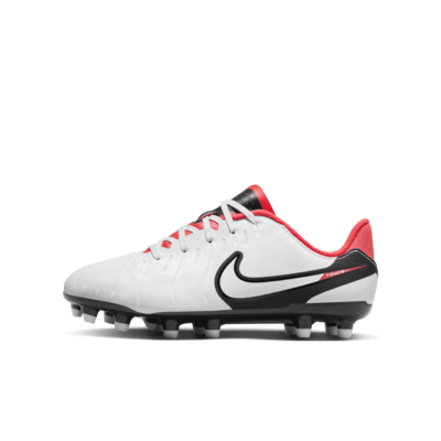 Tacos de fútbol de corte low para terrenos múltiples para niños de preescolar y grandes Nike Jr. Tiempo Legend 10 Academy