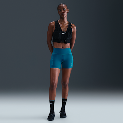 Nike Swift magas derekú, 10 cm-es, testhezálló, zsebes női futórövidnadrág