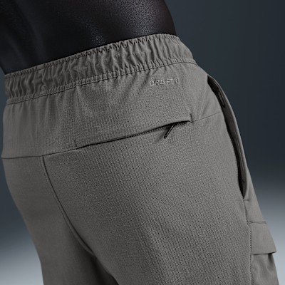 Pants cargo versátiles Dri-FIT para hombre Nike Unlimited