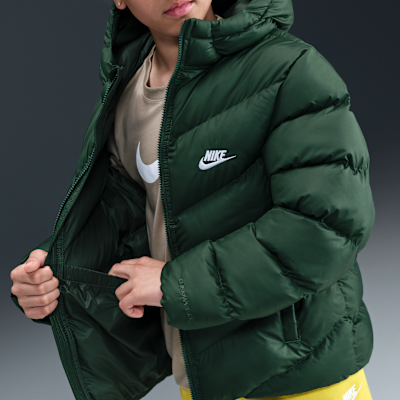 Nike Sportswear All Day Play Therma-FIT-Puffer-Jacke mit weiter Passform (ältere Kinder)