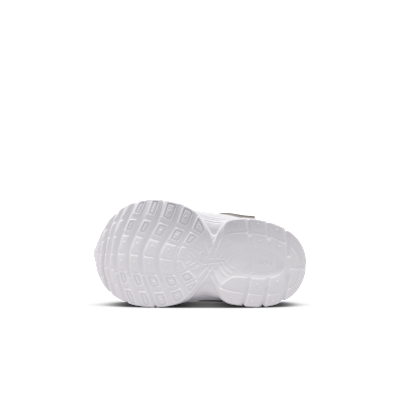 Tenis para bebé e infantil Nike V5 RNR